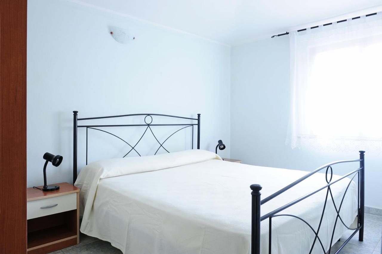 Casa Nel Vigneto Con Vista Mare Appartement Magomadas Buitenkant foto