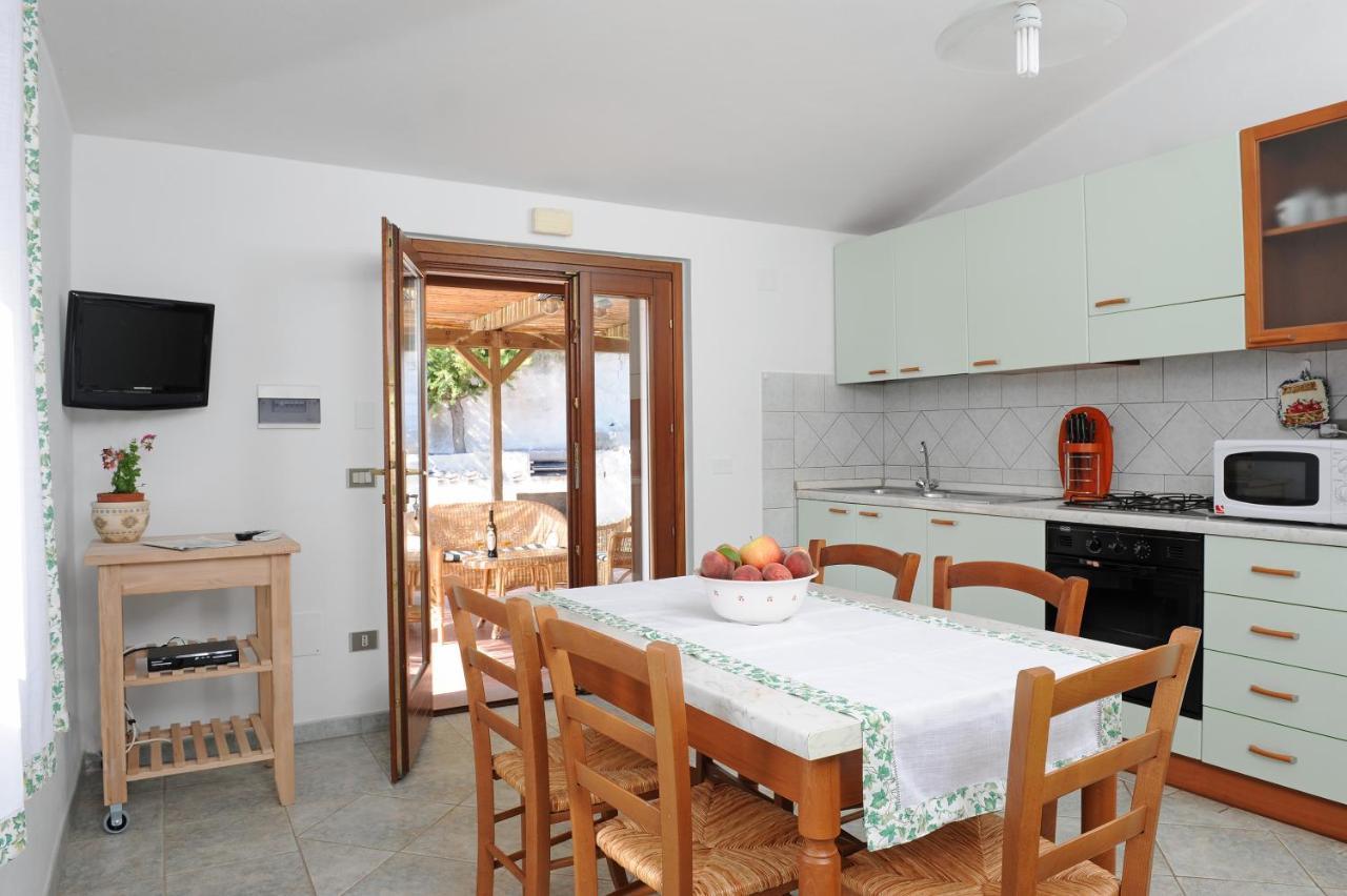 Casa Nel Vigneto Con Vista Mare Appartement Magomadas Buitenkant foto